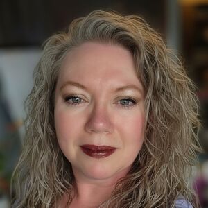 Meet your Posher, Holly